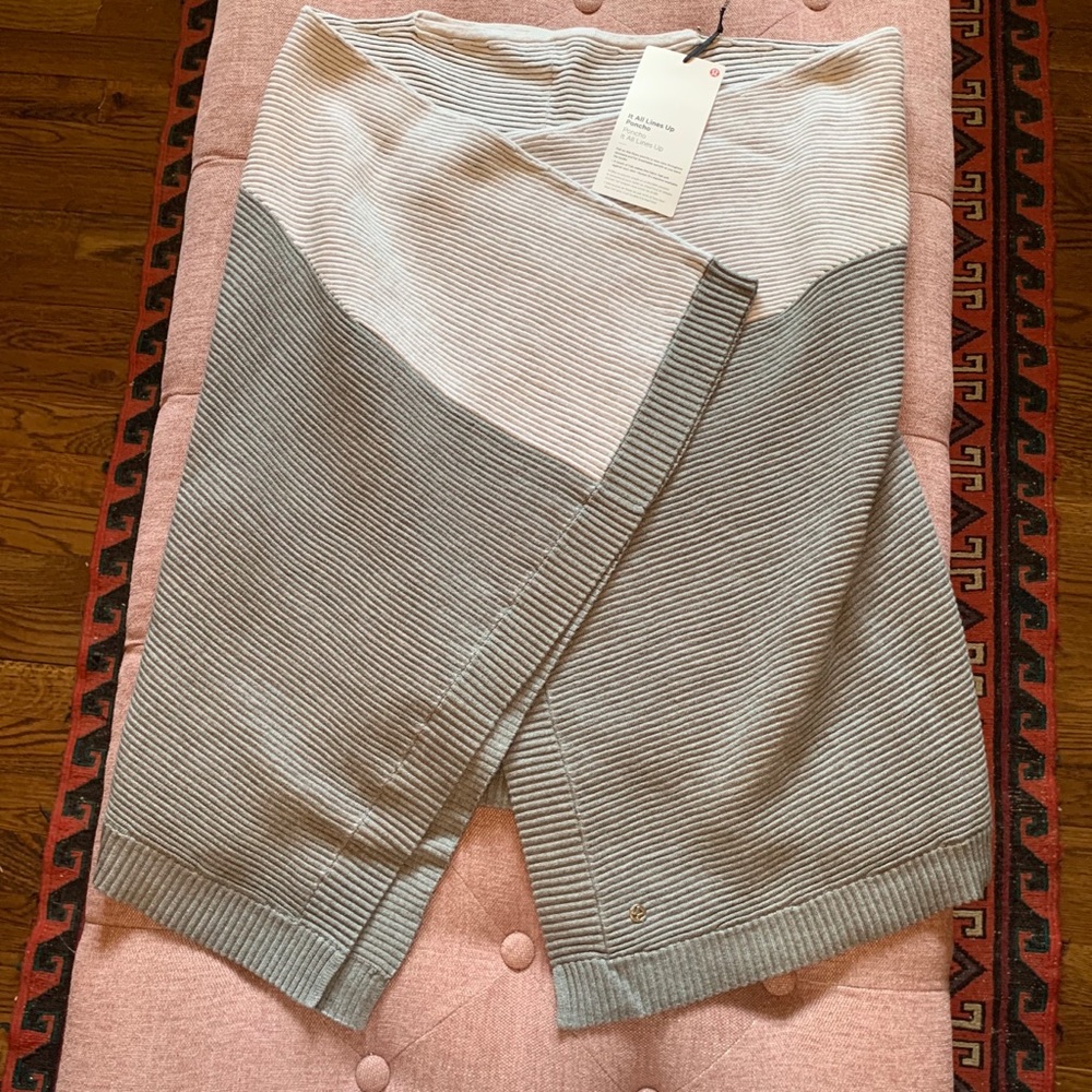 NWT* 🍋 Lululemon All lines you poncho